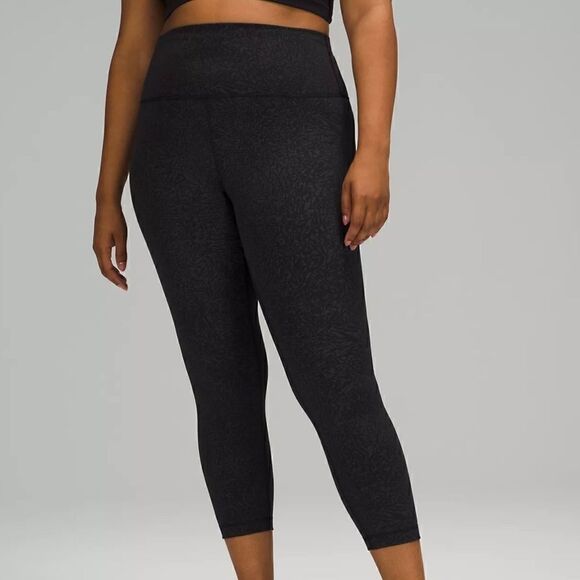 Old Navy Cropped Leggings   - Picture 1 of 7
